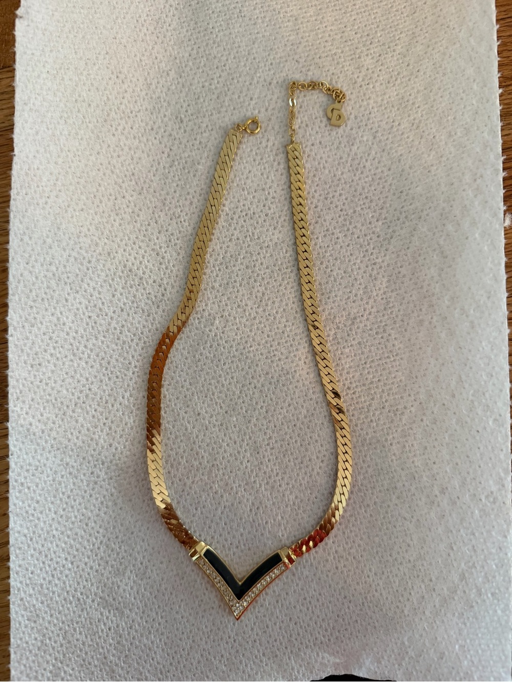 VINTAGE CHR Dior Gold V-Detail Necklace with Black Inlay and earrings set!